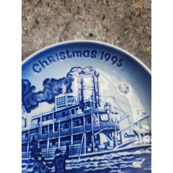 Bing & Grondahl Christmas in America Plate 1995 Christmas Eve in Mississippi - Picture 2 of 5